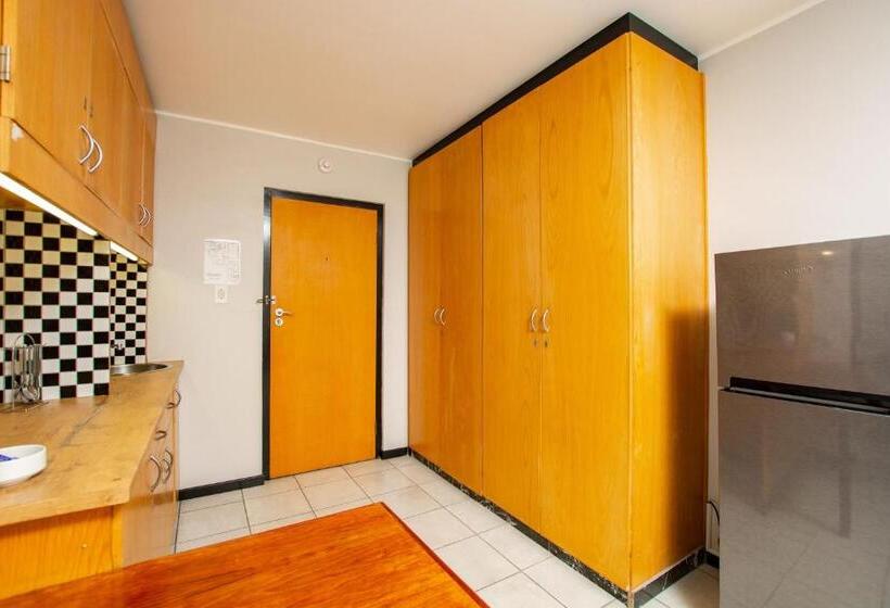 إستوديو قياسى, False Bay Inn