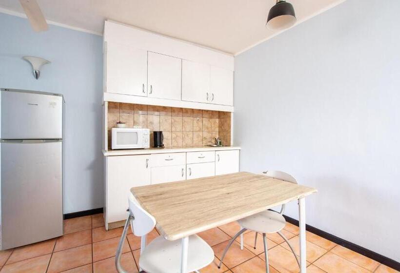 جناح, False Bay Inn