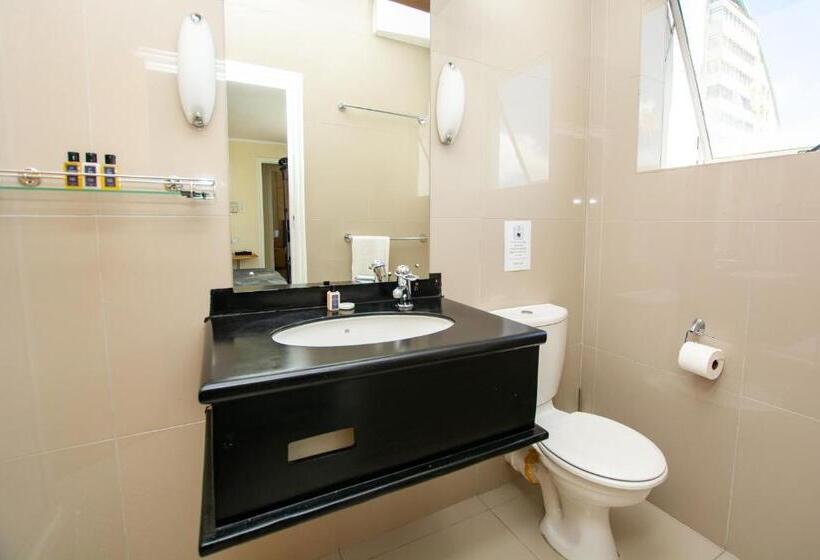 غرفة إقتصادية عائلية, False Bay Inn