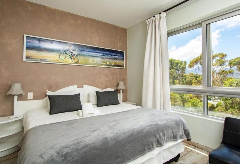 إستوديو قياسى, False Bay Inn