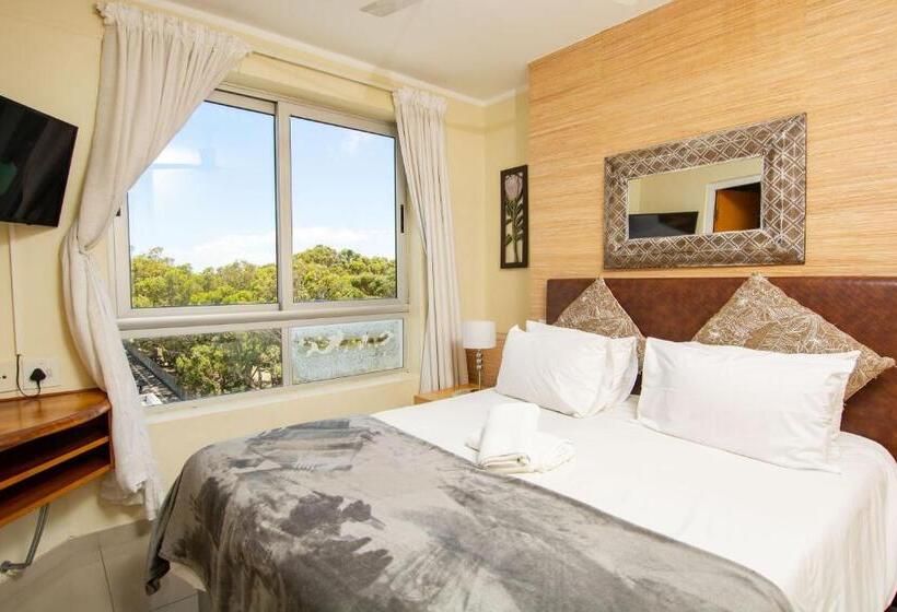 غرفة إقتصادية عائلية, False Bay Inn