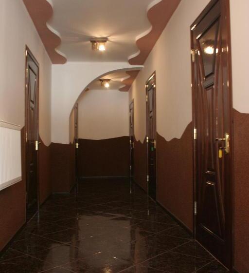 Standard Værelse, магія гір