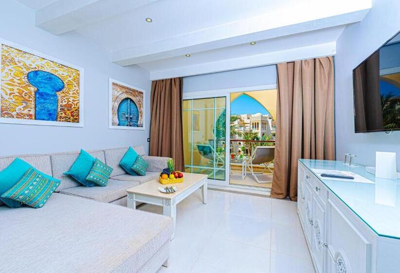 سوییت جونیور با چشمانداز جانبی دریا, Grand Palace Couples Only 18 Years Plus