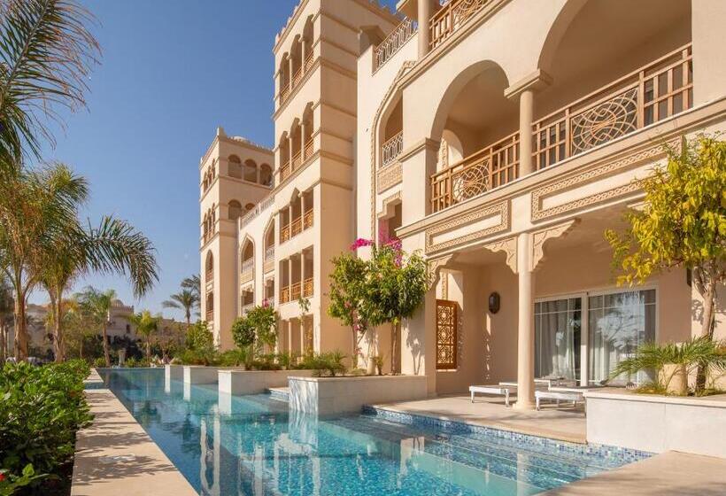 سوییت جونیور با چشمانداز جانبی دریا, Grand Palace Couples Only 18 Years Plus