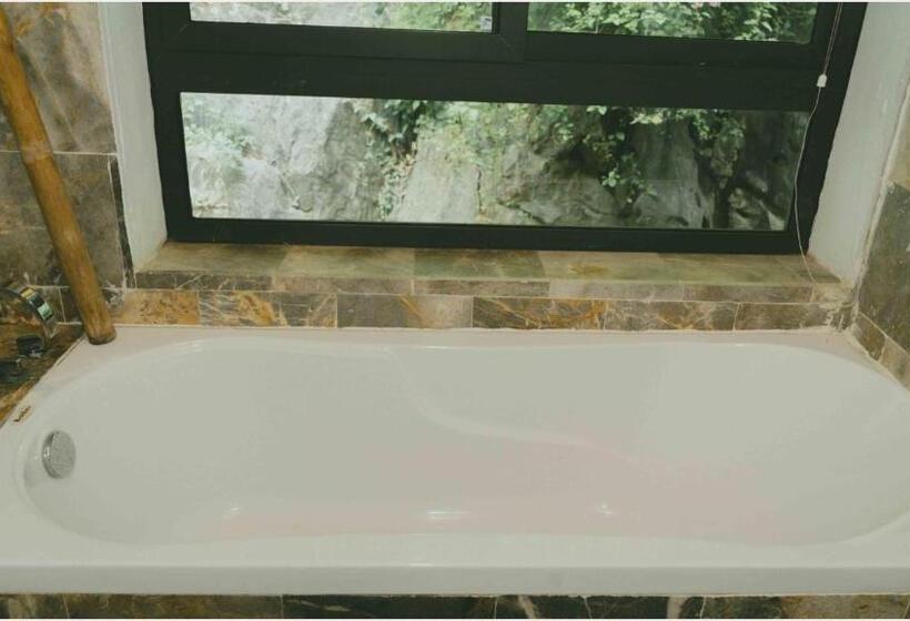 اتاق استاندارد سه نفره, Trang An Ecolodge