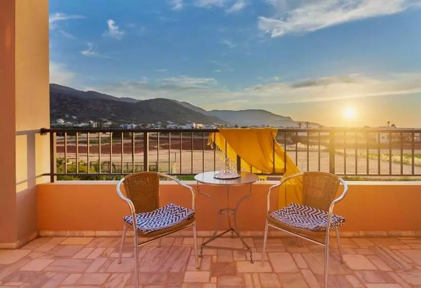 سوییت جونیور, Golden Bay Hotel Apartments