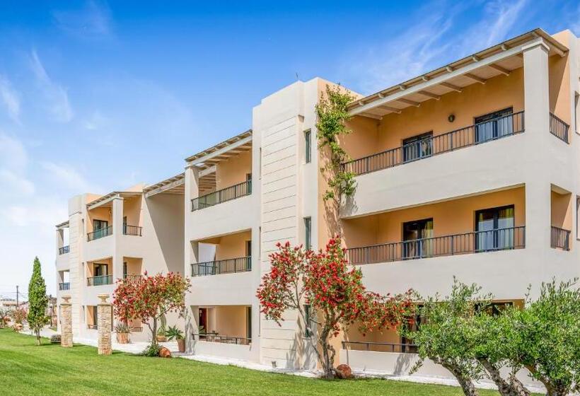 带海景的复工套房, Golden Bay Hotel Apartments