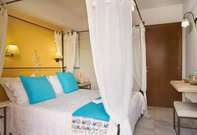 Deluxe Suite Sea View, Golden Bay Hotel Apartments