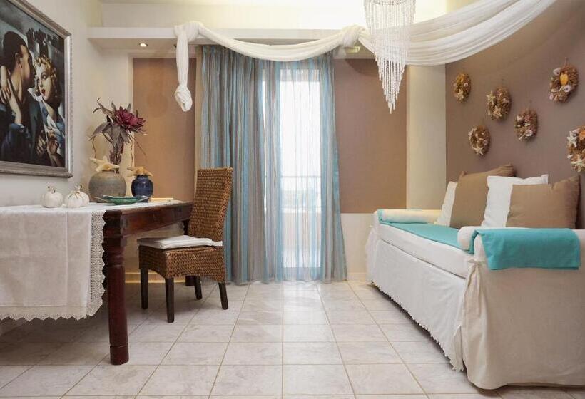 带海景的复工套房, Golden Bay Hotel Apartments