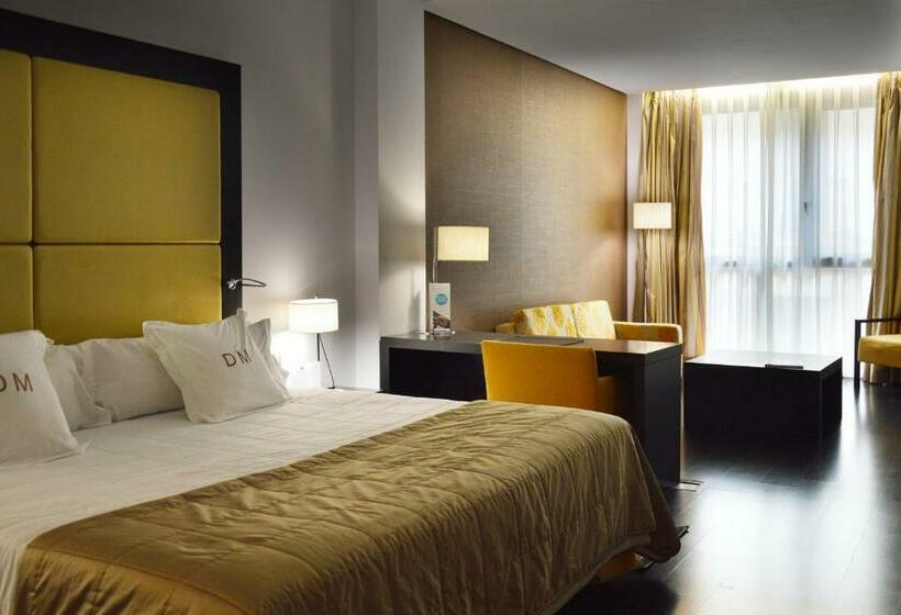 جناح جونيور, Gran Hotel Don Manuel