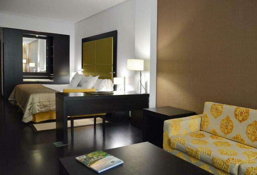 جناح جونيور, Gran Hotel Don Manuel