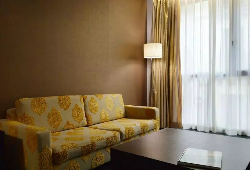 سوییت جونیور, Gran Hotel Don Manuel
