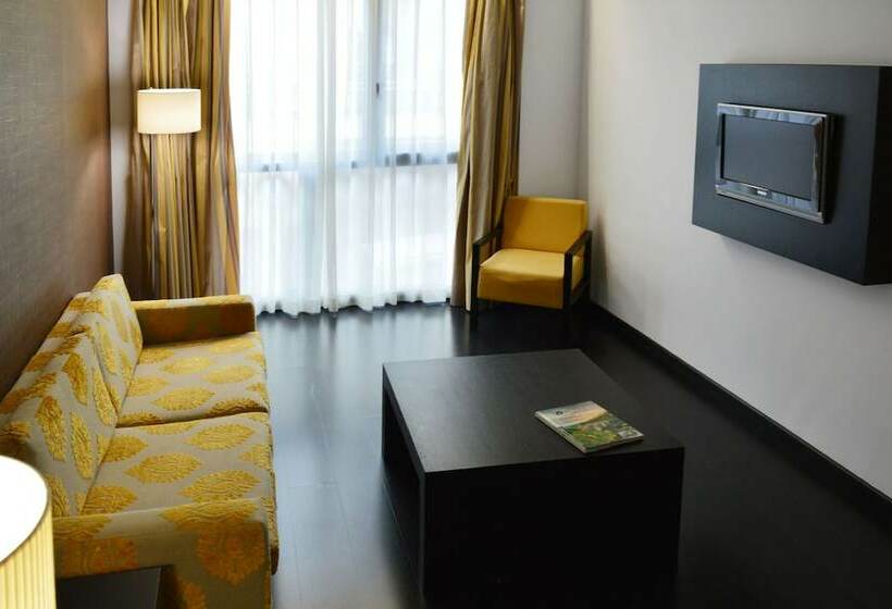 جناح جونيور, Gran Hotel Don Manuel