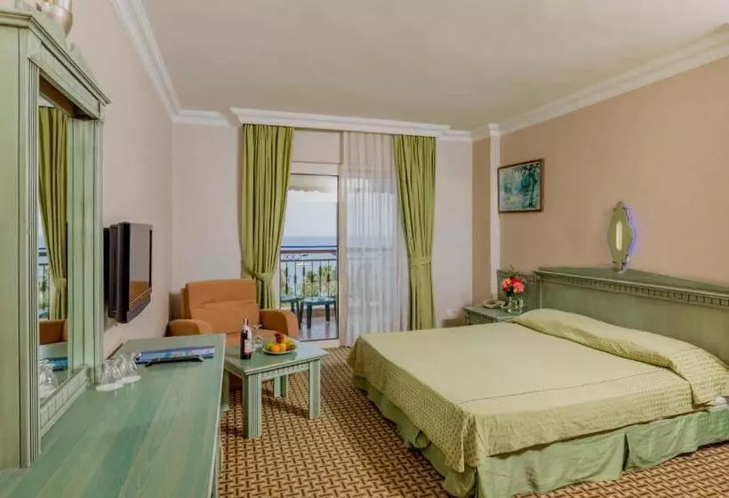 اتاق استاندارد با چشمانداز دریا, Holiday Park Resort