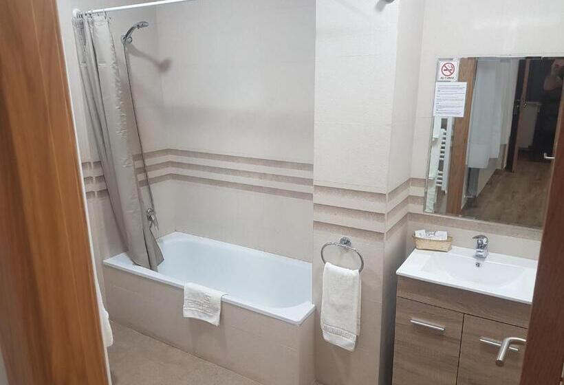 غرفة عائلية, Hospedaje Magallanes