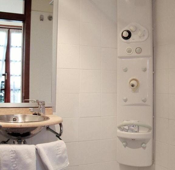 スタンダードルーム, La Plaza I