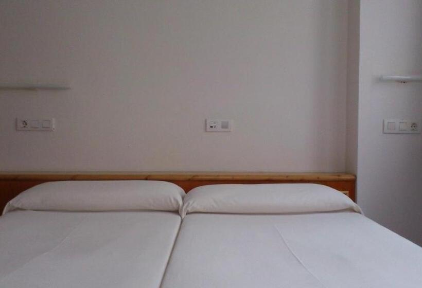 スタンダードルーム, La Plaza I