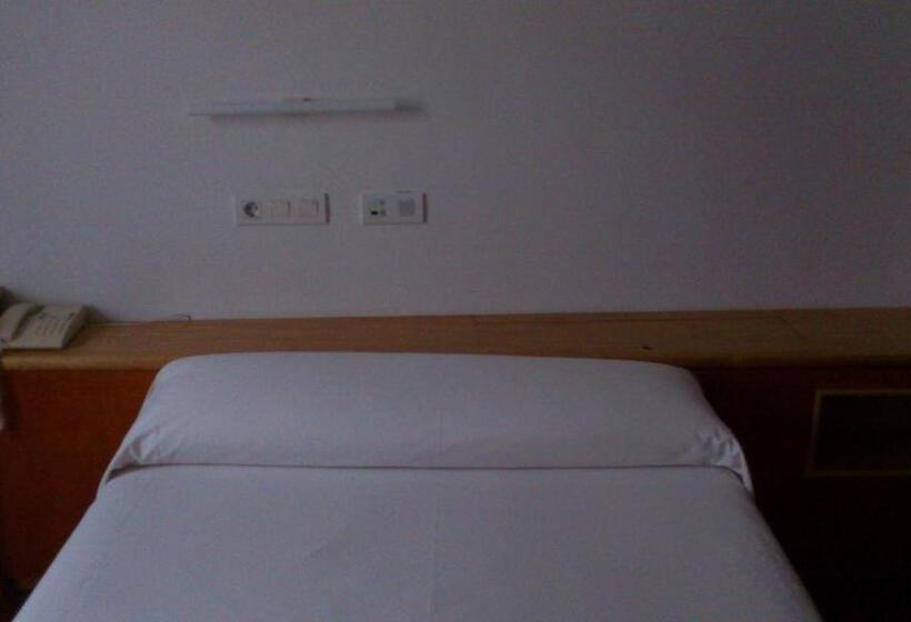 スタンダードルーム, La Plaza I