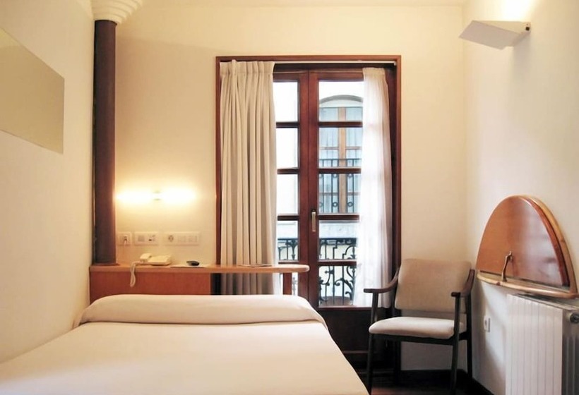 スタンダードルーム, La Plaza I