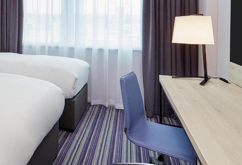 اتاق سوپریور سه تخته, Leonardo Sheffield