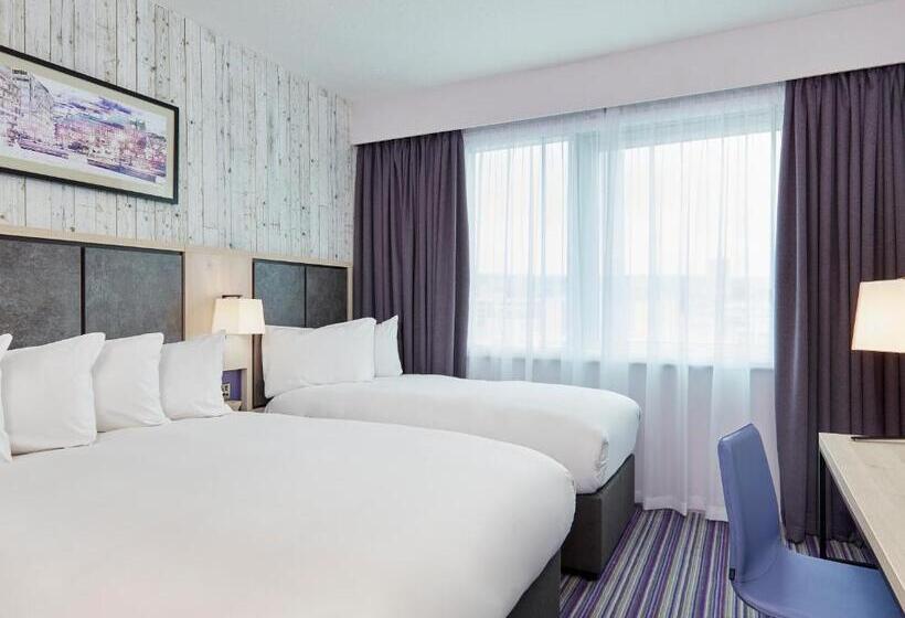 اتاق سوپریور سه تخته, Leonardo Sheffield