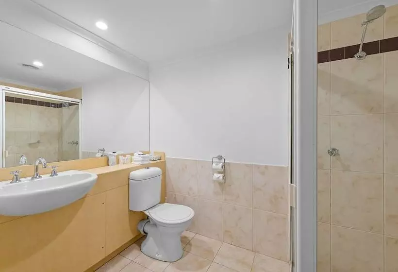 スイート, Rowville International