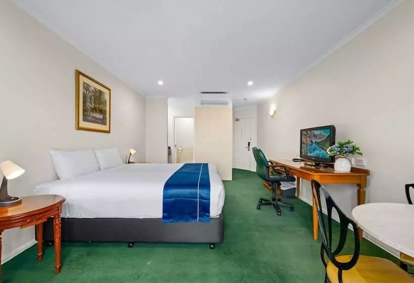スイート, Rowville International