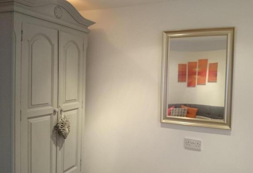 キングサイズベッドのスタンダードルーム, White Horse Inn