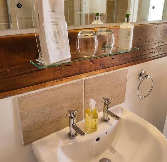 キングサイズベッドのスーペリアルーム, White Horse Inn