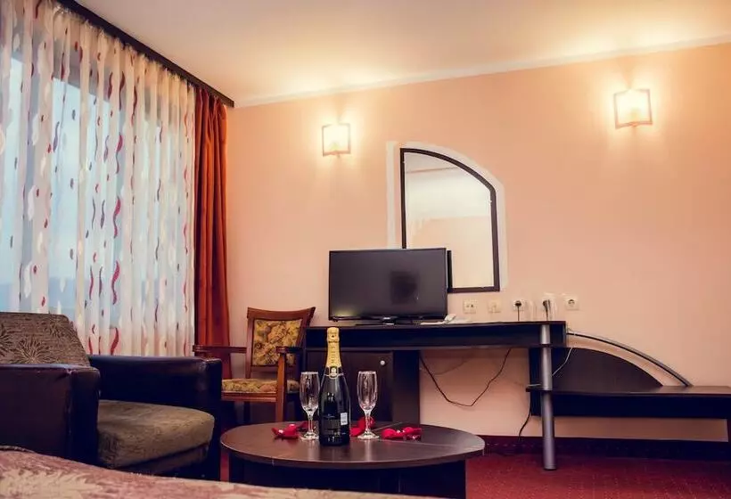 اتاق سوپریور با بالکن, Zdravets Spa