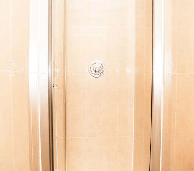 스탠다드 룸, Isaacs Hostel