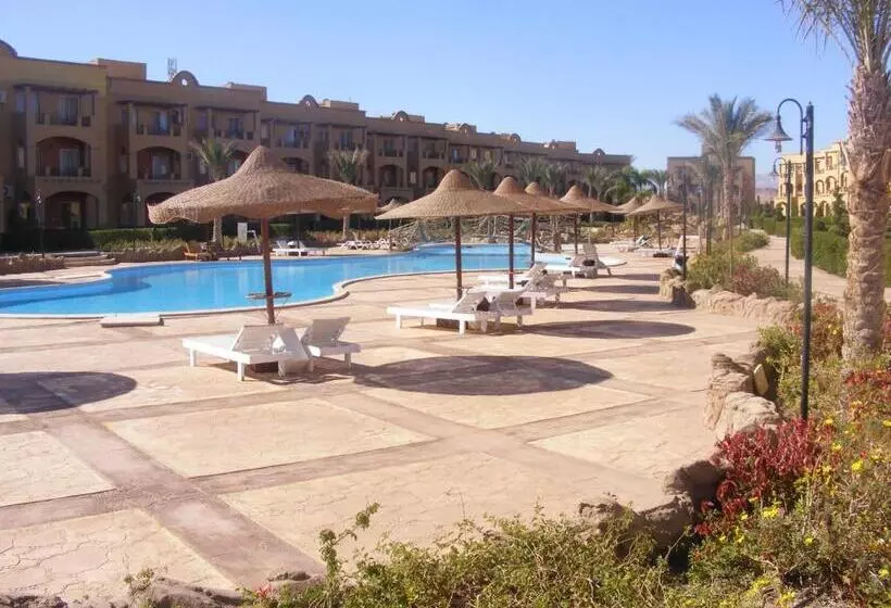 کلبه ییلاقی, La Sirena Hotel & Resort Families Only