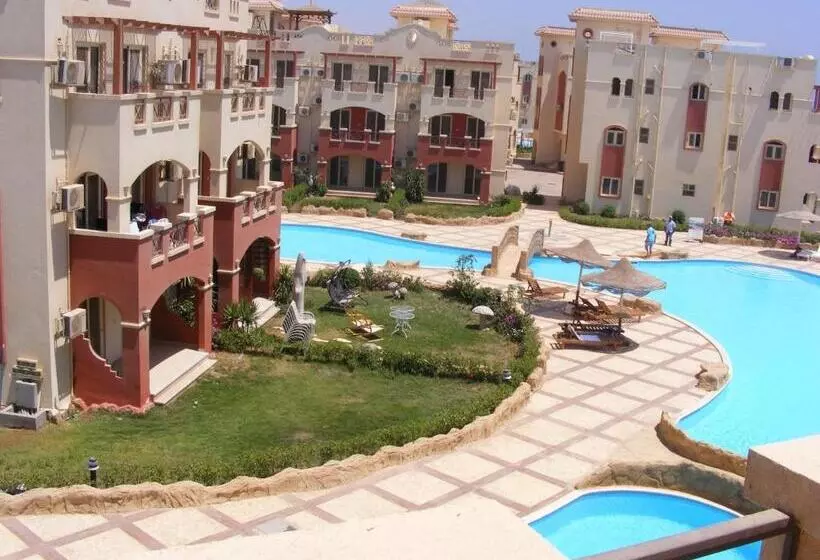 کلبه ییلاقی, La Sirena Hotel & Resort Families Only