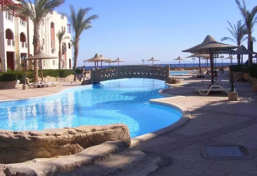 کلبه ییلاقی, La Sirena Hotel & Resort Families Only