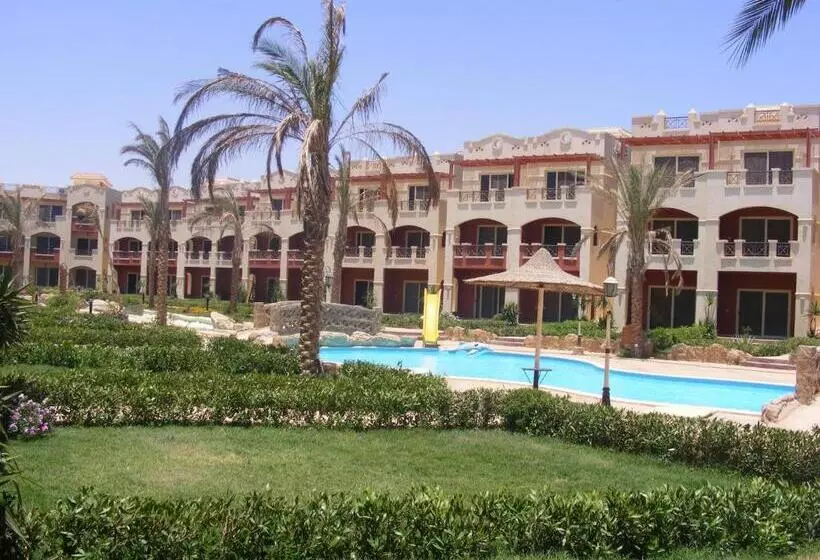 کلبه ییلاقی, La Sirena Hotel & Resort Families Only