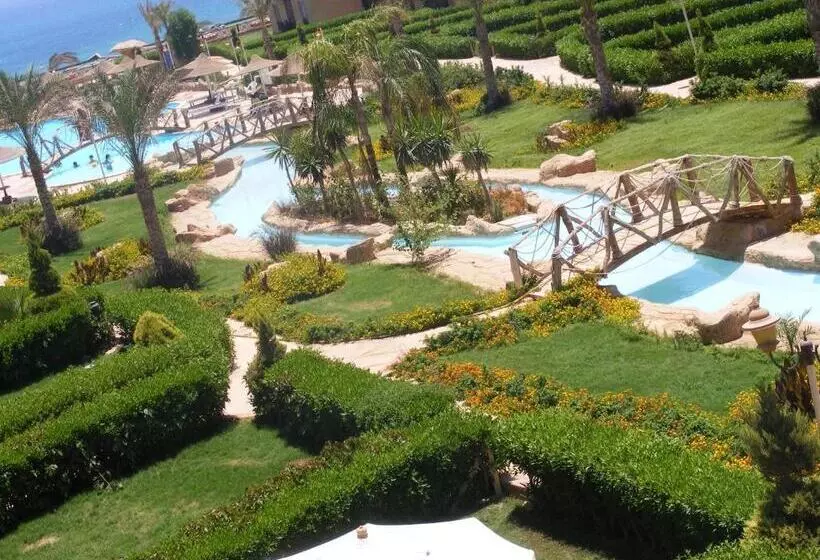 اتاق استاندارد با چشمانداز استخر, La Sirena Hotel & Resort Families Only