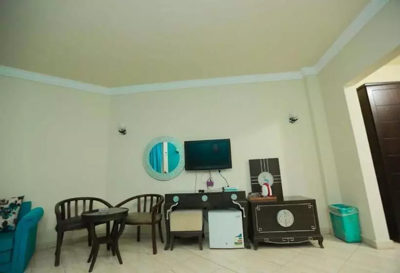 اتاق استاندارد سه تخته با چشمانداز استخر, La Sirena Hotel & Resort Families Only