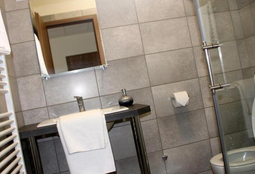 اتاق لوکس, Vecsési Rendezvényközpont és Panzió