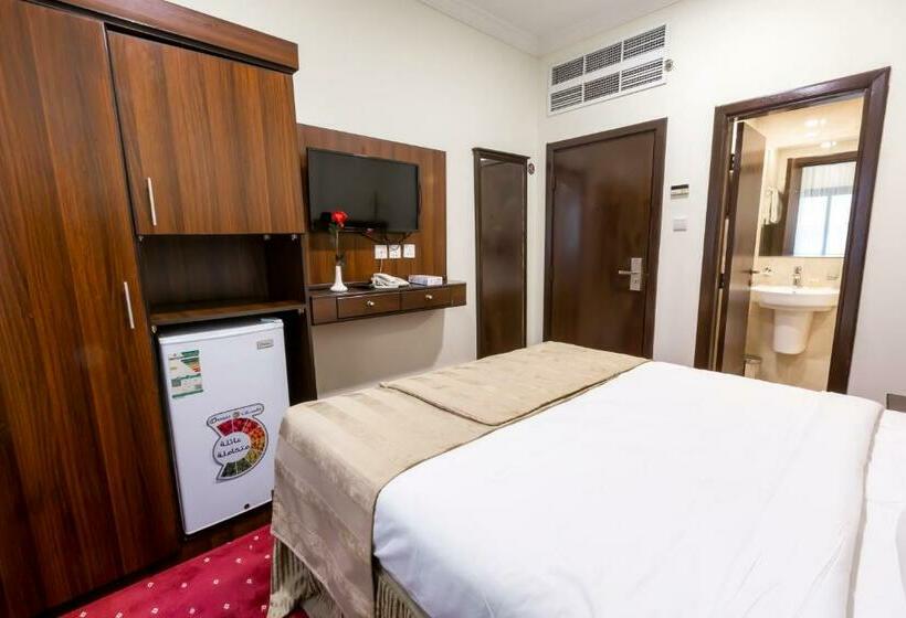 Номер Deluxe, Yasmin Al Majd