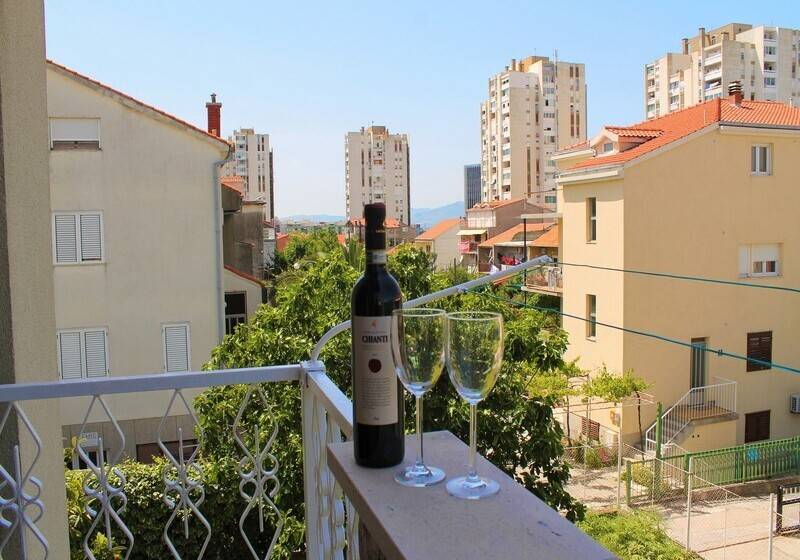 침실 2개 아파트, Apartments Katija