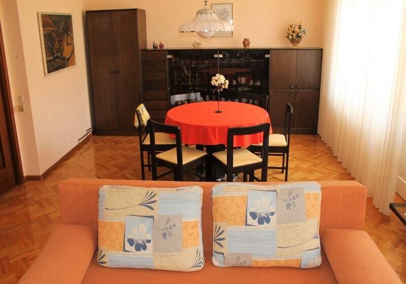 침실 2개 아파트, Apartments Katija