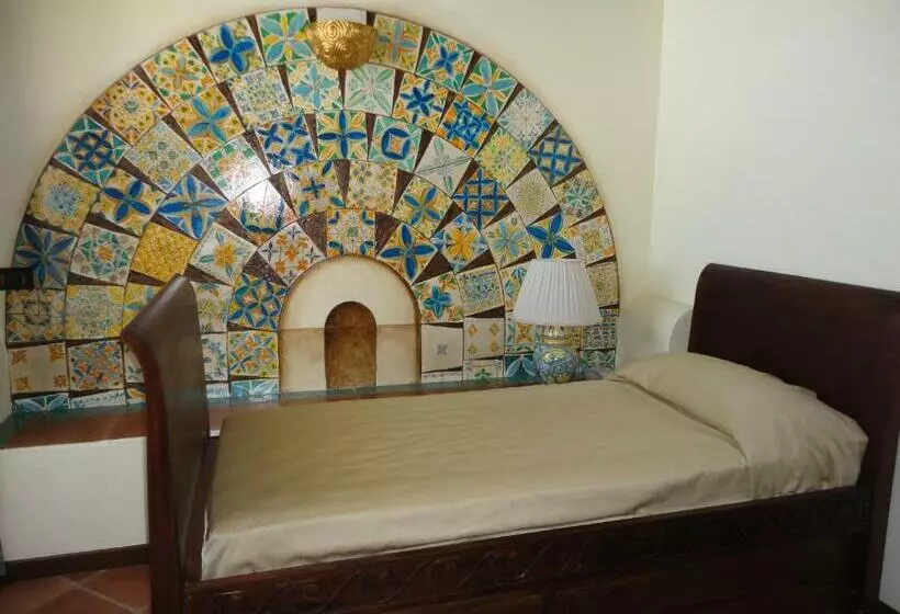 اتاق استاندارد چهار تخته, Villa Vittoria