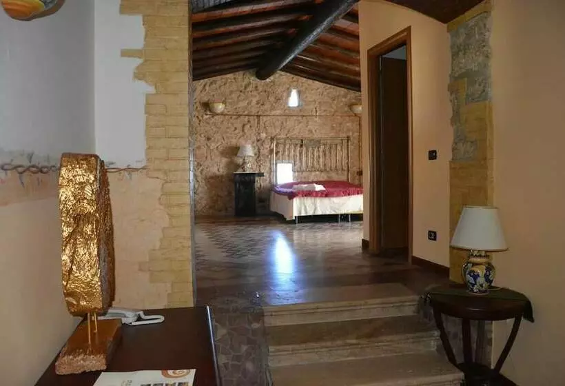 اتاق استاندارد چهار تخته, Villa Vittoria