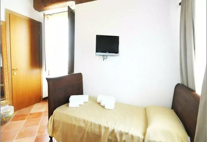 سوئیت کلاسیک, Villa Vittoria