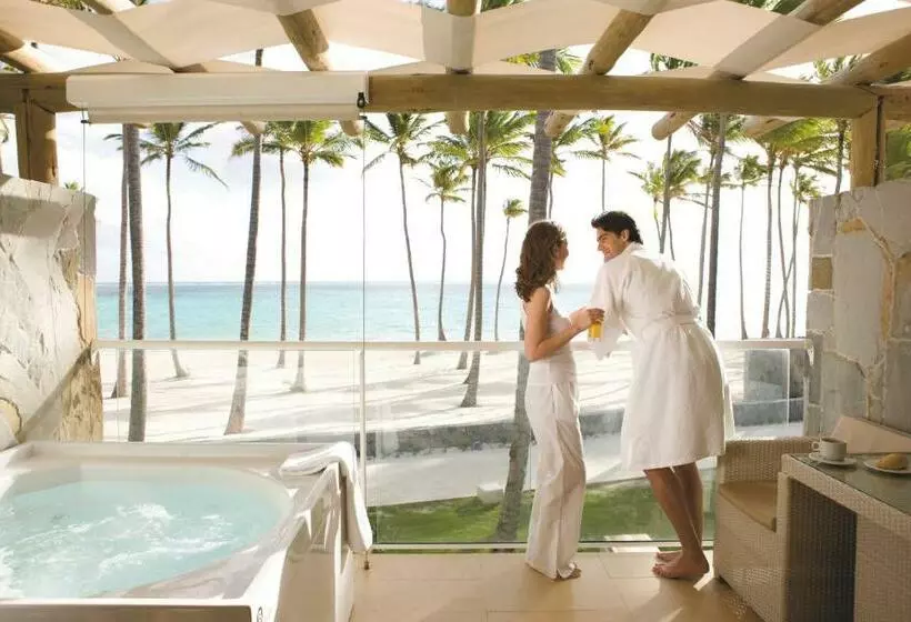 سوئیت پریمیوم با چشم‌انداز دریا, Barcelo Bavaro Palace All Inclusive