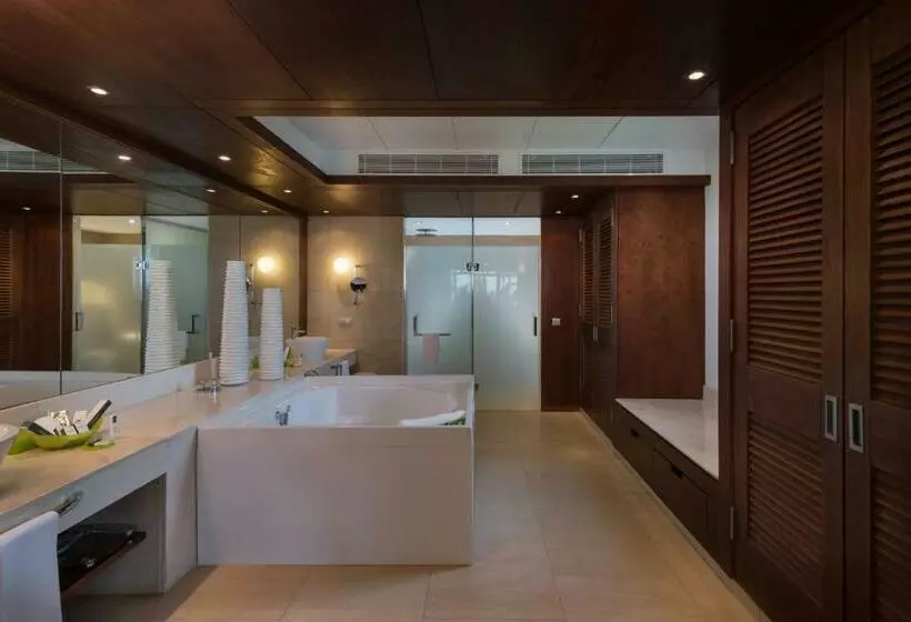 سوئیت پریمیوم با چشم‌انداز دریا, Barcelo Bavaro Palace All Inclusive