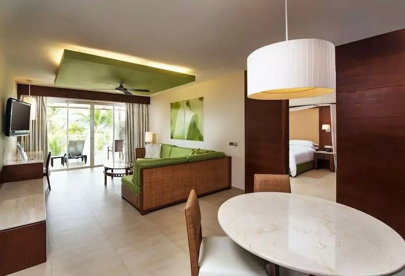 سوئیت پریمیوم با چشم‌انداز دریا, Barcelo Bavaro Palace All Inclusive