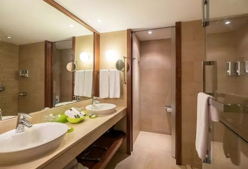 سوئیت پریمیوم با چشم‌انداز دریا, Barcelo Bavaro Palace All Inclusive