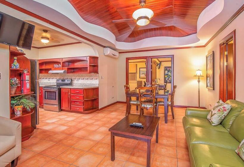 스위트, Casa Roland San Jose