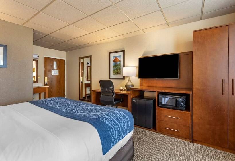 جناح, Comfort Inn & Suites Gateway To Glacier National Park